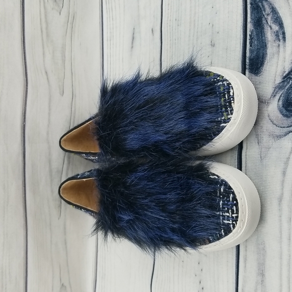 Bettye Muller Women's •Nikki• Faux Fur Boucle Slip-On Sneaker 6.5 - Picture 2 of 9